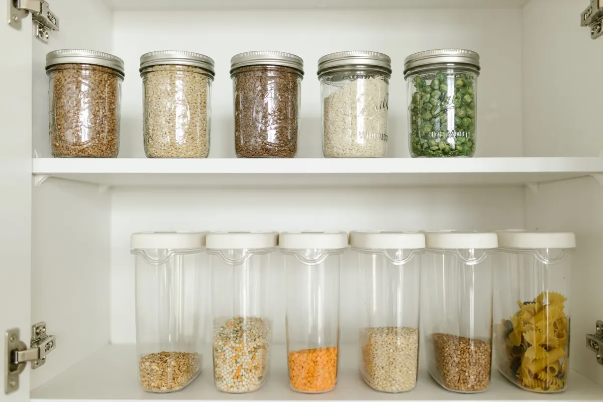 Clear Containers vs. Woven Baskets: Which Pantry Storage Solution Works Best?